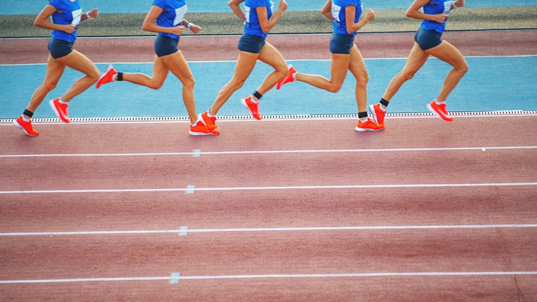 破防了！张本智和比手势，现场球迷给港队加油，日本队压力大